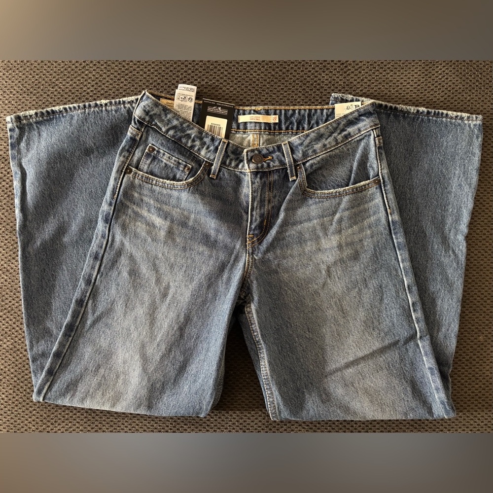 NWT Levi’s low loose jeans